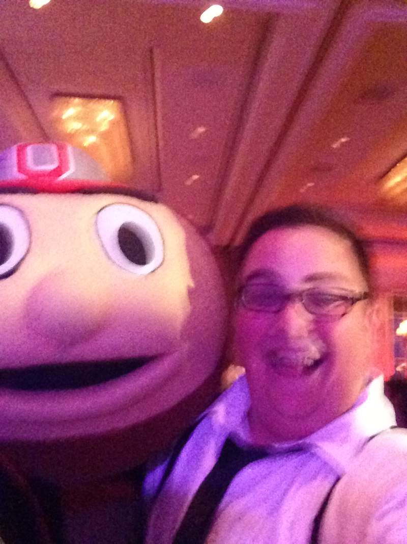 Illustration for article titled Brutus The Buckeye Showed Up At A Wedding In Columbus